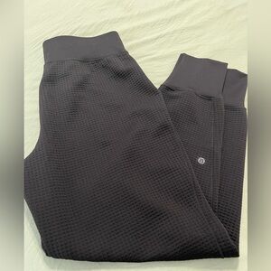 Lululemon waffle joggers size 8